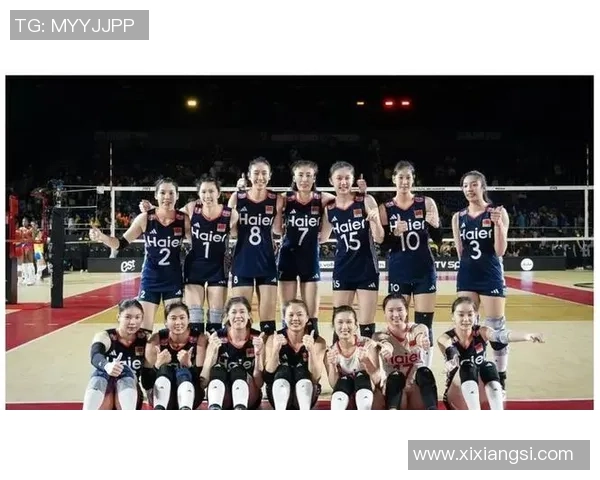 中国女排在2015年与阿尔及利亚的较量中展现出强大实力与团队合作精神