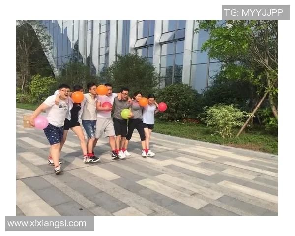 南京滑板队战术深度解析：如何在竞技中提升团队协作与个人技巧